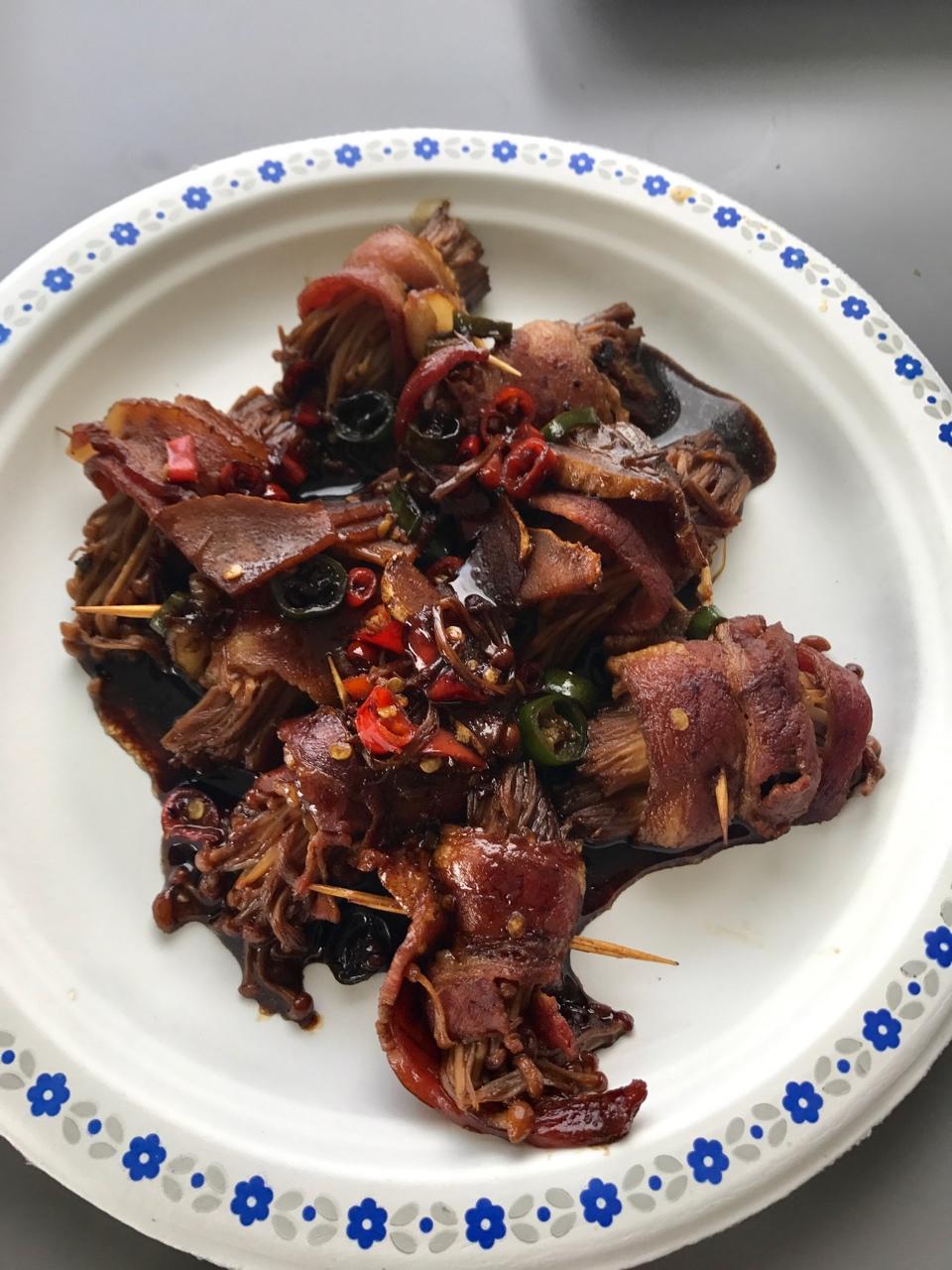 创意菜金针菇培根卷·小美的美食