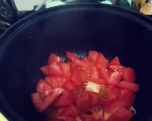 番茄肥牛荞麦面的做法 步骤2