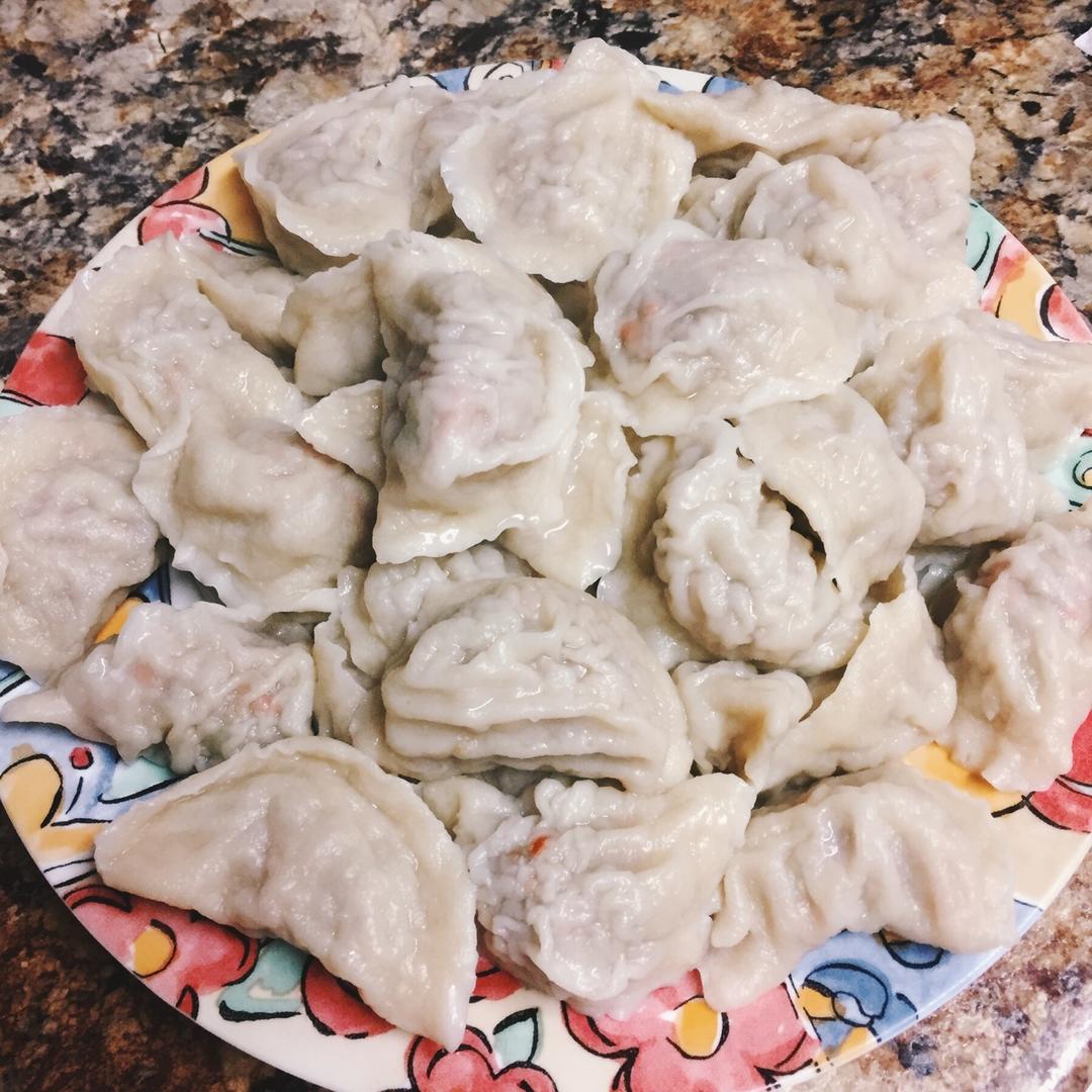 芹菜胡萝卜猪肉水饺