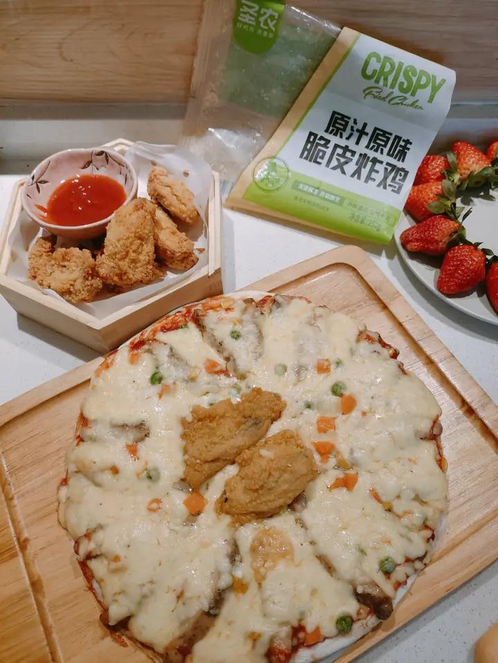 脆皮炸鸡 ，黑胡椒鸡肉披萨