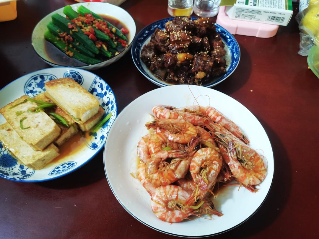 红烧排骨｜酱香浓郁