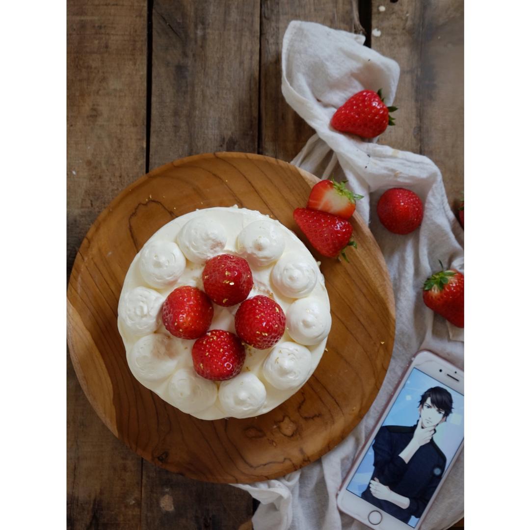 李泽言的生日蛋糕（椰香草莓蛋糕）