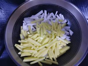 素炒萝卜土豆条的做法 步骤3