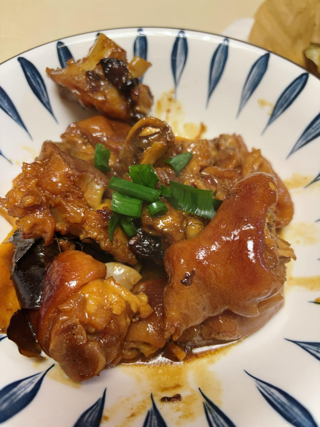 人间美味：砂锅炖猪蹄