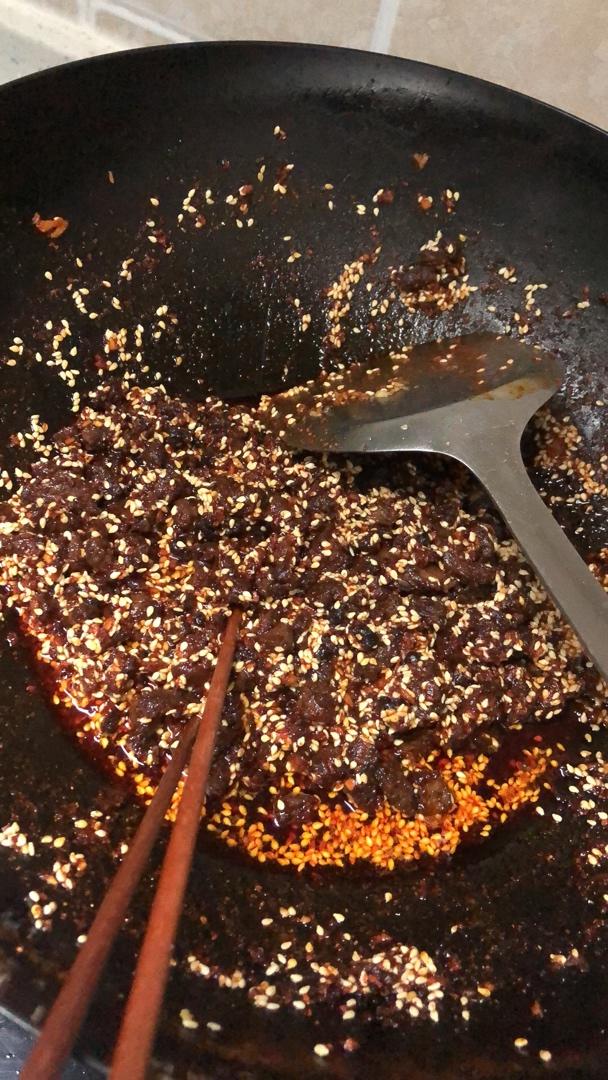 厨师长教你：“香辣牛肉酱”的做法，味美色鲜，回味悠长