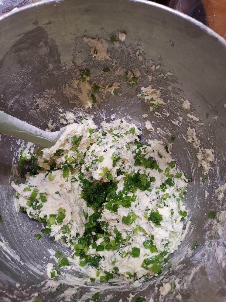 葱香曲奇饼干，加点水很好挤，适合新手