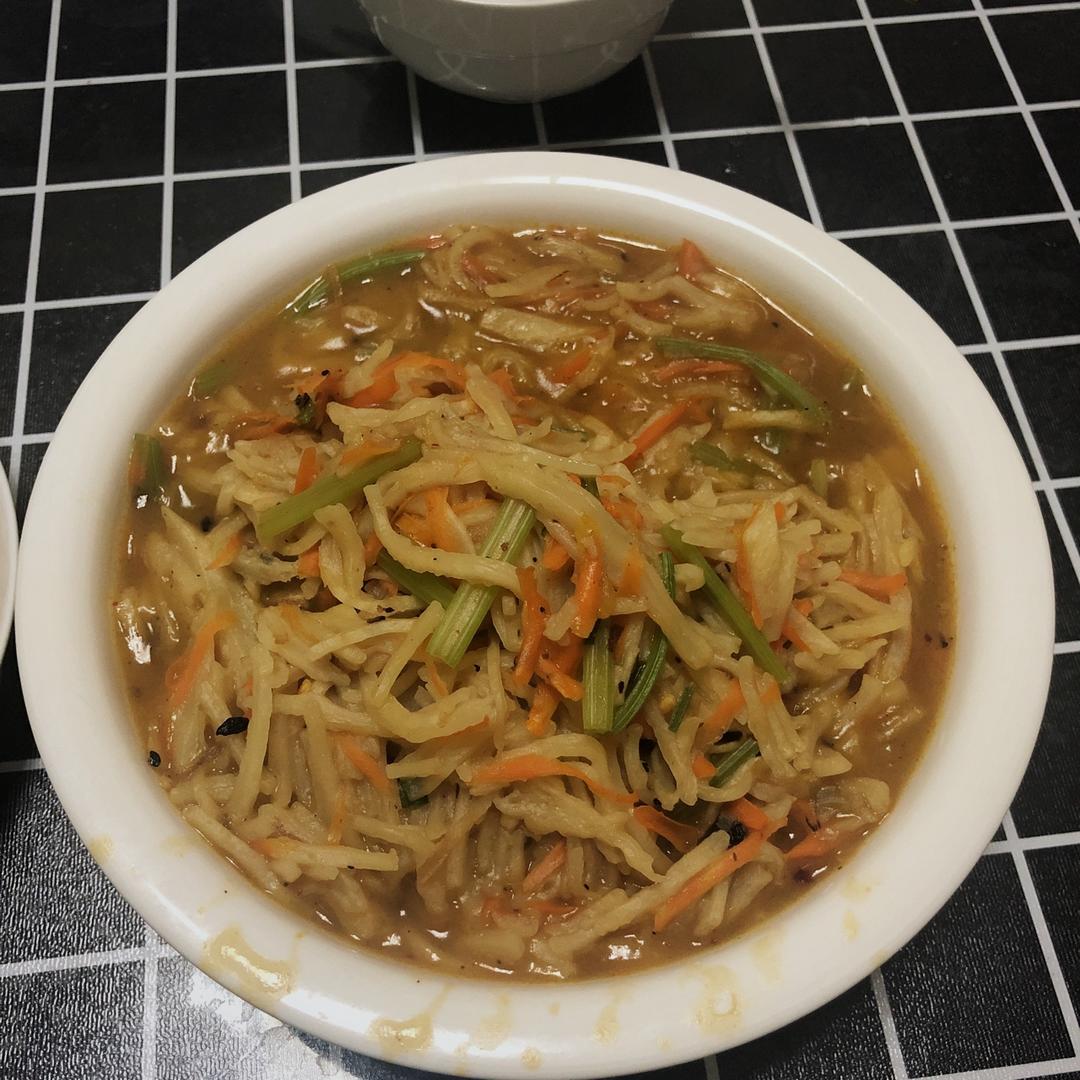 老干妈烩饼丝