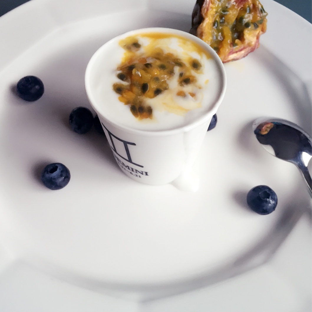 百香果酸奶意式奶冻<Passionfruit Yogurt Panna Cotta>
