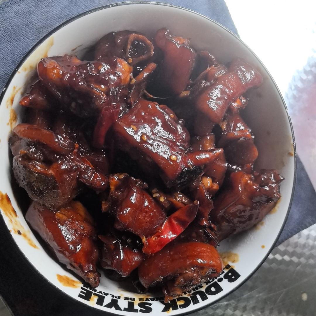 美味的家常菜：红烧猪蹄