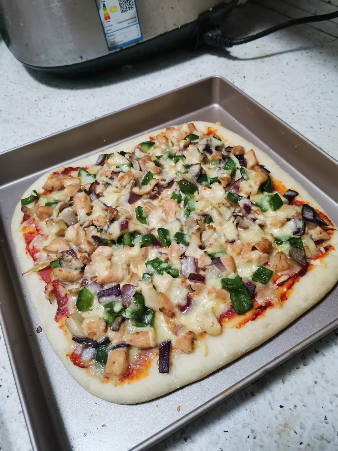 意式蘑菇鸡肉披萨