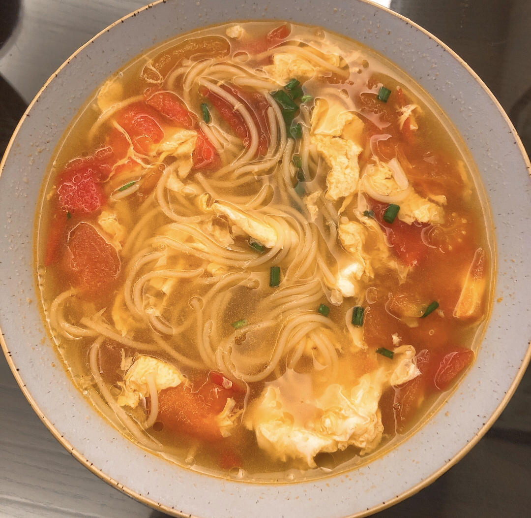 宇宙无敌好吃的西红柿鸡蛋面 三口之家的快手一餐