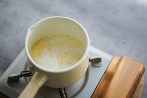 牛奶醪糟鸡蛋 | 奶香、酒香、鸡蛋香，不加糖的夏日份甜的做法 步骤4