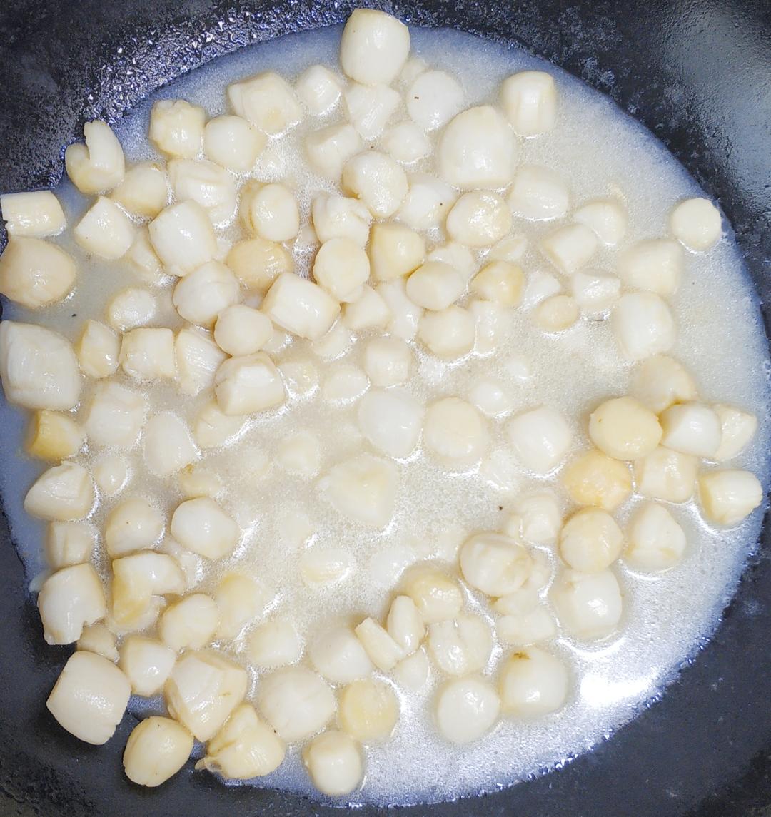 爆炒瑶柱的做法 步骤3