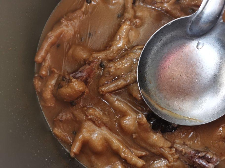 好吃到手指都吃掉的卤鸡爪