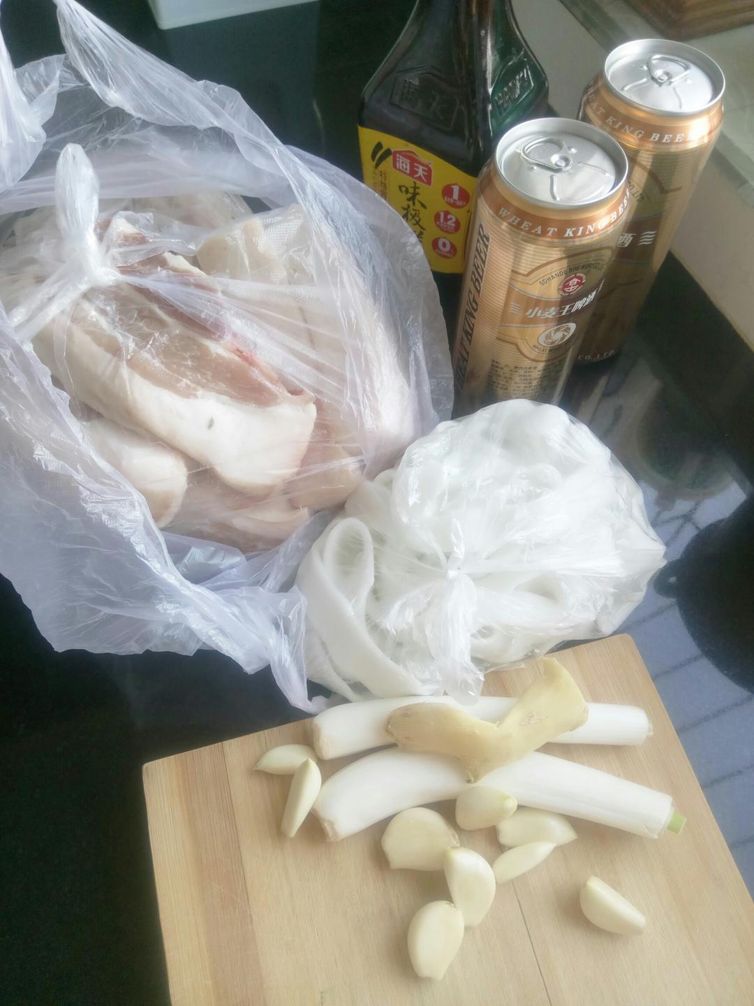 一起用餐吧——少油版红烧肉的做法 步骤1