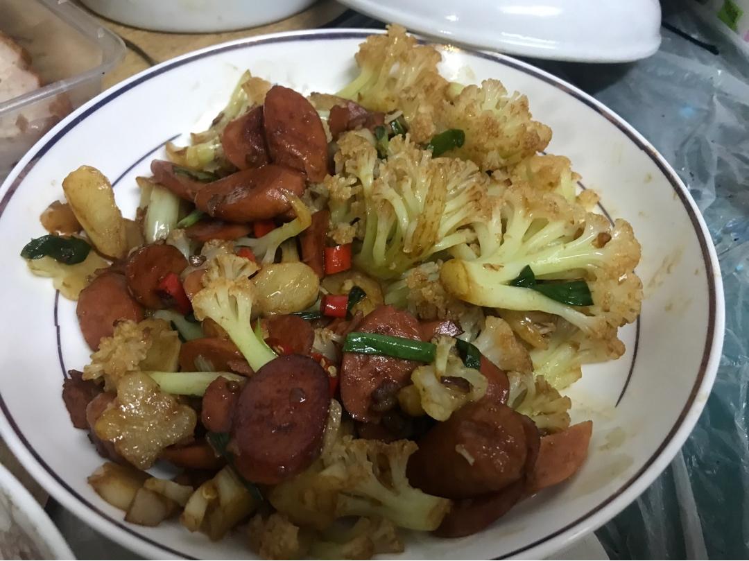 老丁的私房菜-干锅花菜