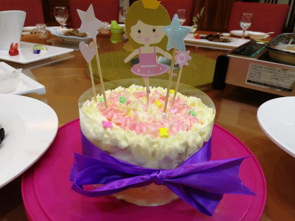 详细的裱花教程--彩虹蛋糕