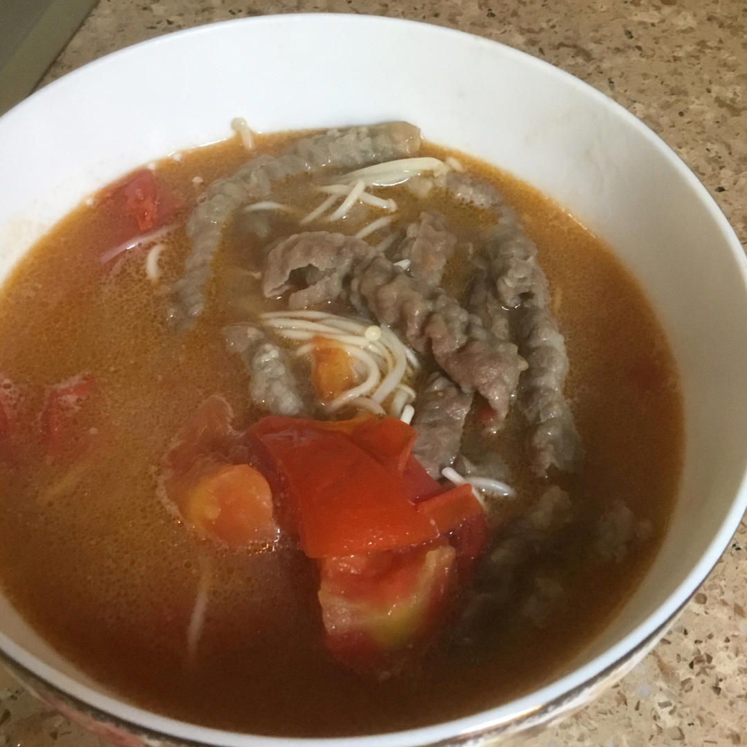 金针菇肥牛番茄锅