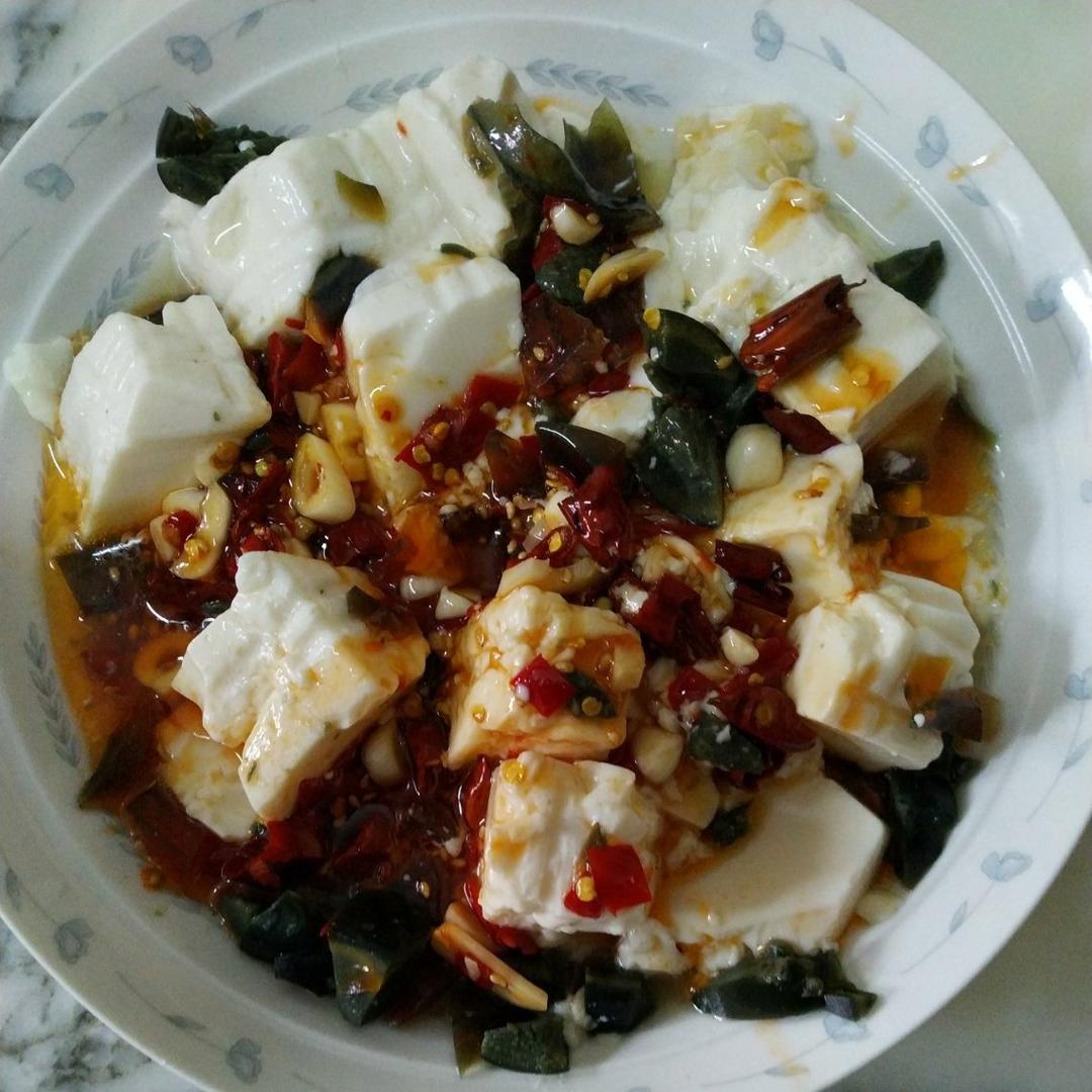 皮蛋拌豆腐