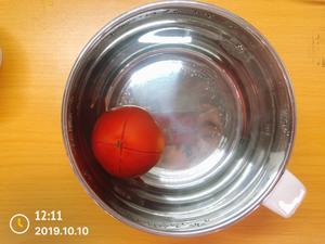 西红柿鸡蛋面（适合学生党宿舍）的做法 步骤2