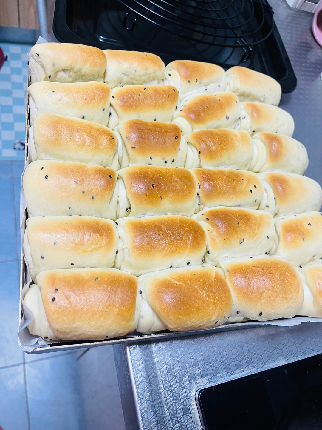 超软淡奶油小面包（餐包），一次发酵柔软拉丝，消耗淡奶油，持久柔软隔天不变硬