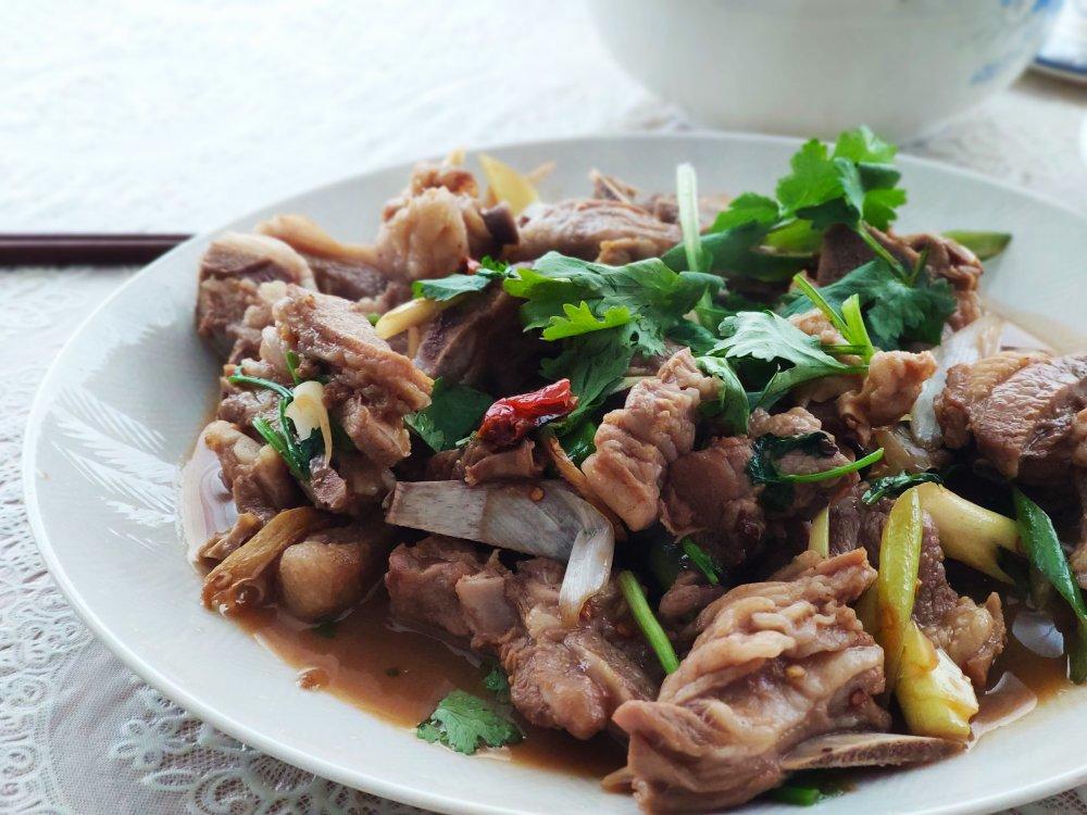 葱爆羊肉，鲜嫩多汁又御寒