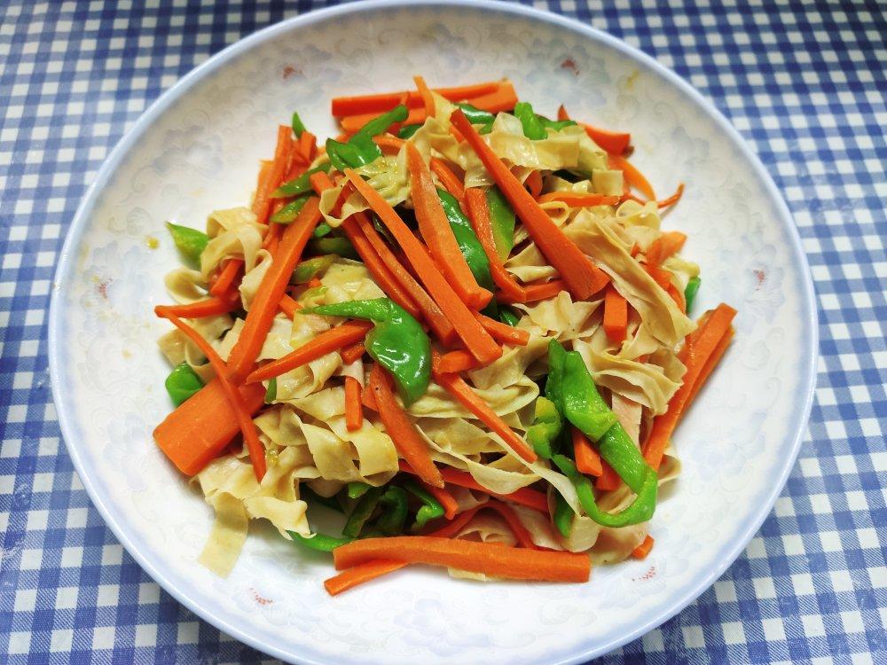 五彩素炒油豆皮