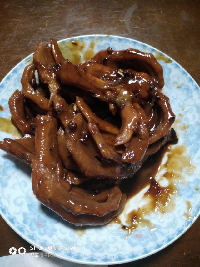 酱香鸭掌