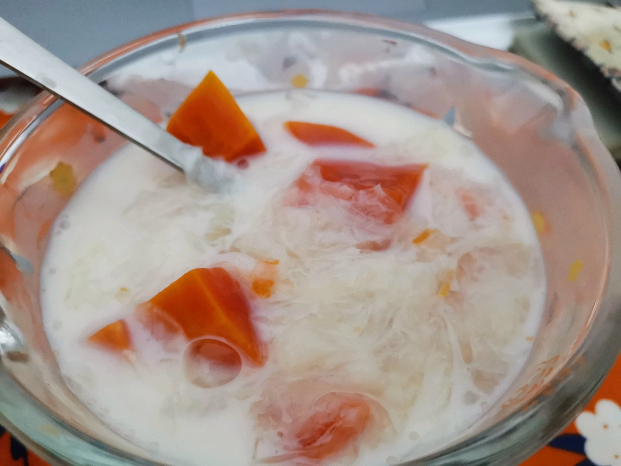 木瓜雪耳牛奶糖水-养颜香甜又做法超简单的粤式糖水