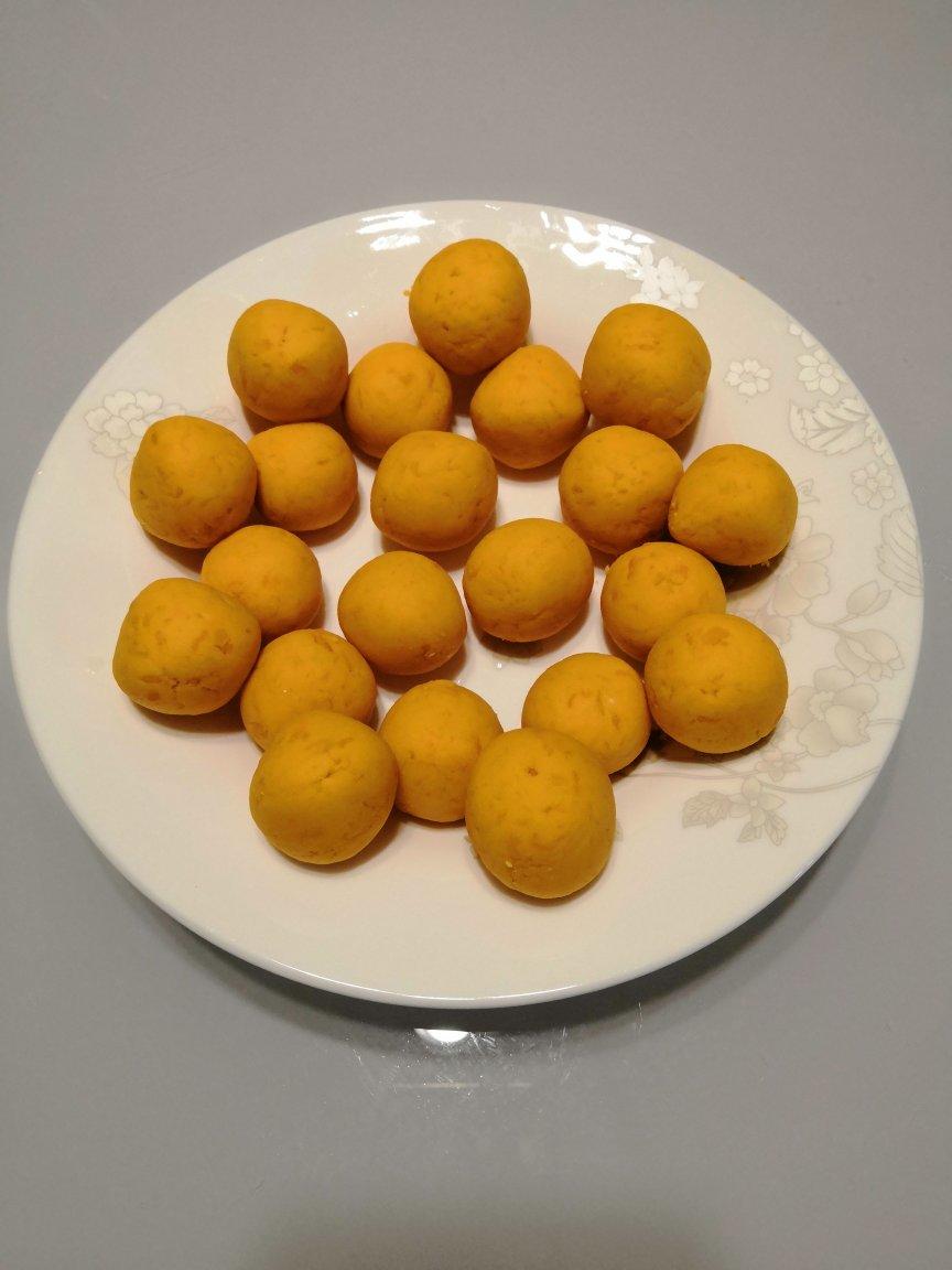 妈妈教炸的红薯丸子