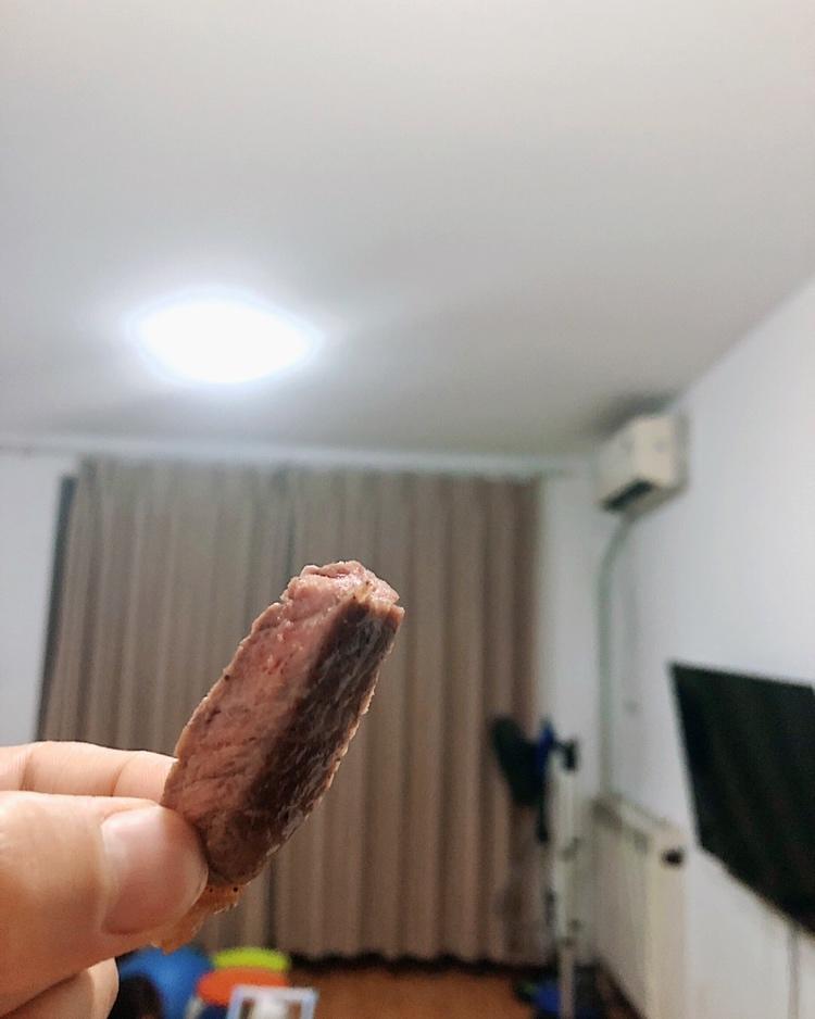 这些煎牛排的小技巧你们都会吗？