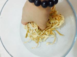 湖南人的下饭小菜：辣椒萝卜的做法 步骤2