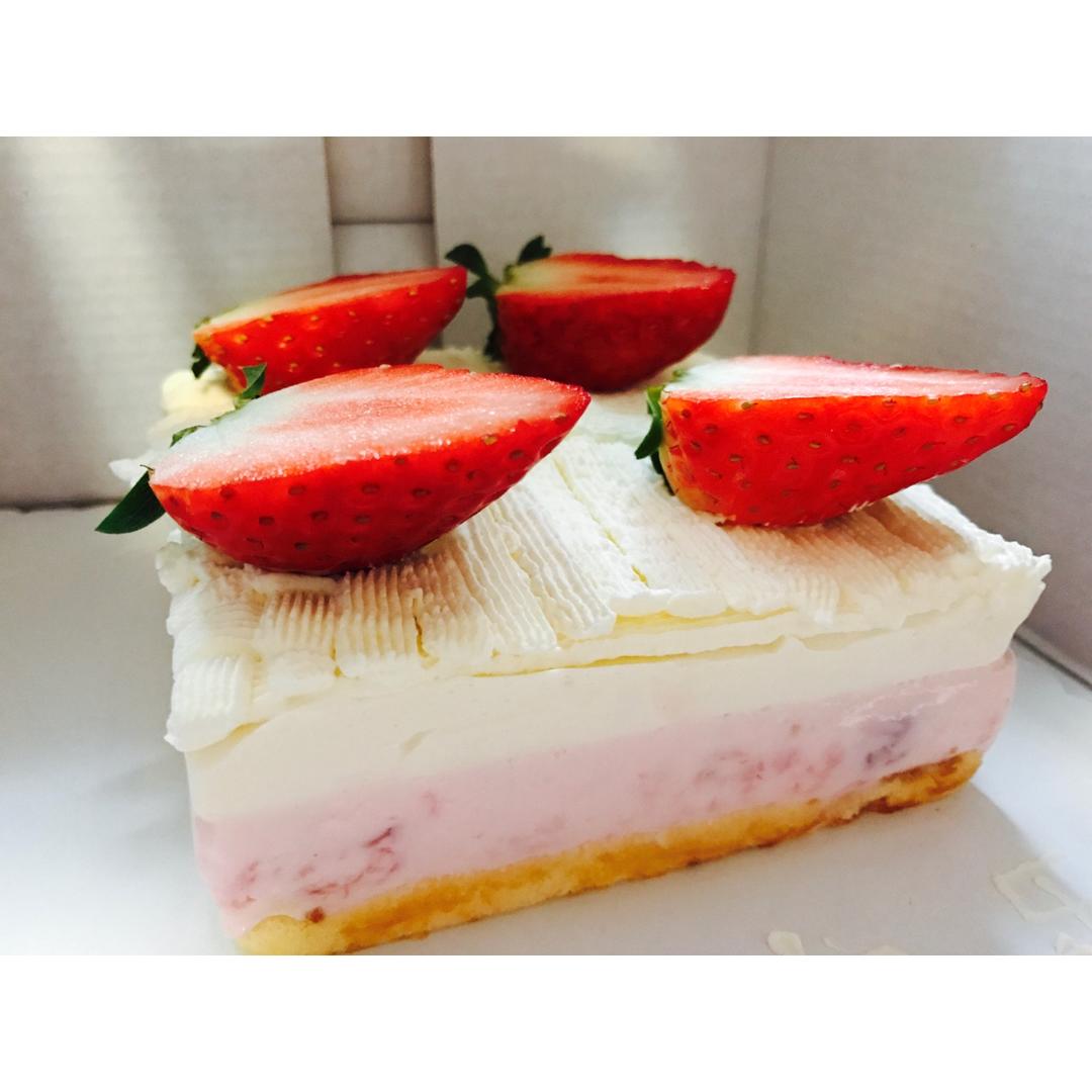 草莓芝士双色慕斯--（免烤）成功率超高