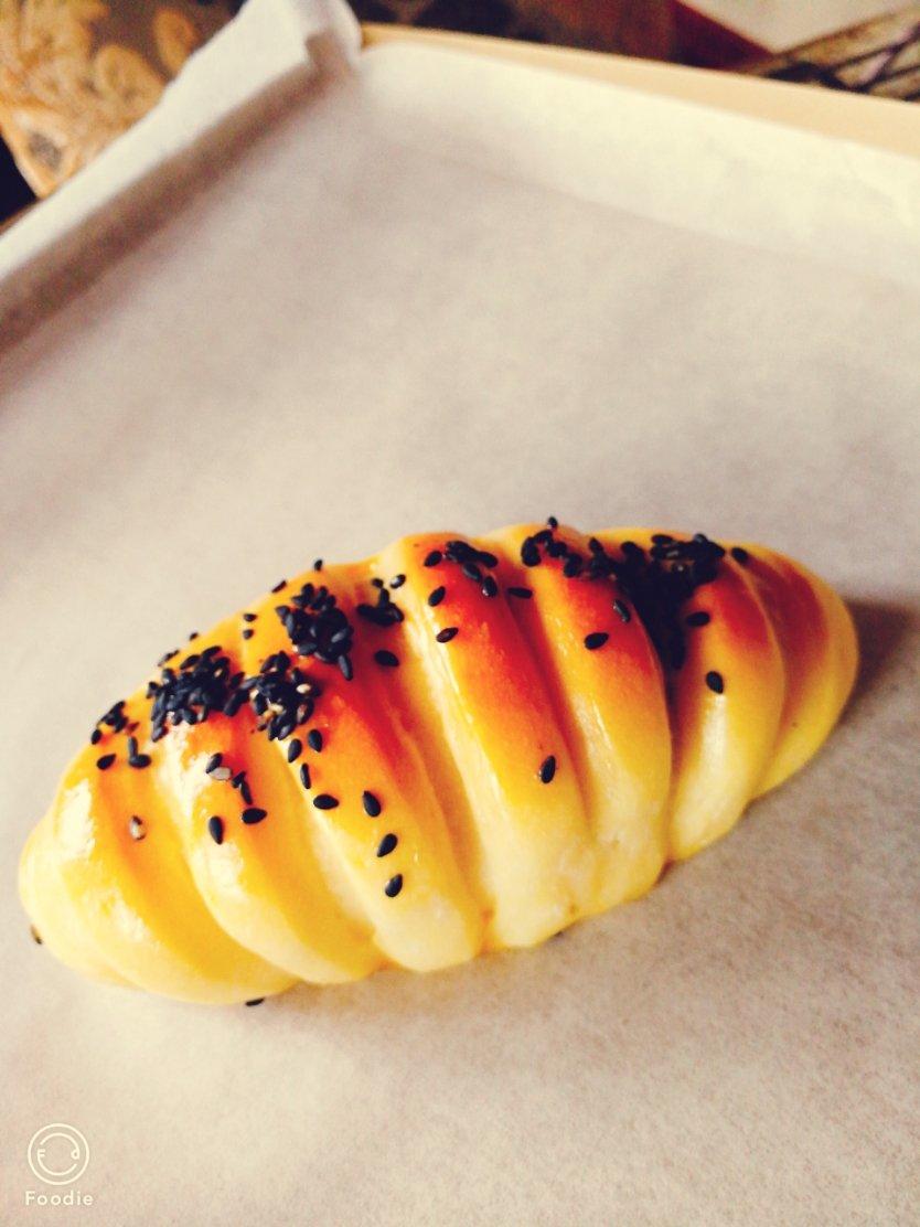 毛毛虫肉松面包