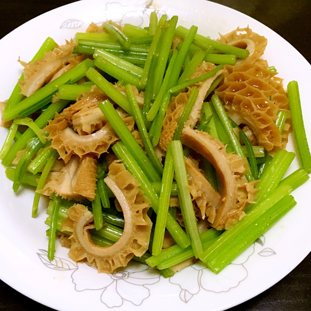 晴天sunny72做的芹菜炒牛肚
