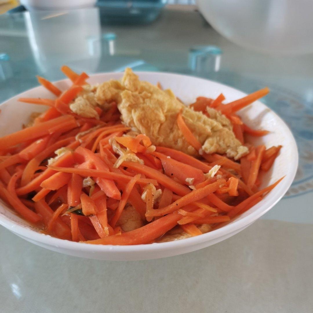 广受好评的胡萝卜炒鸡蛋，有秘诀