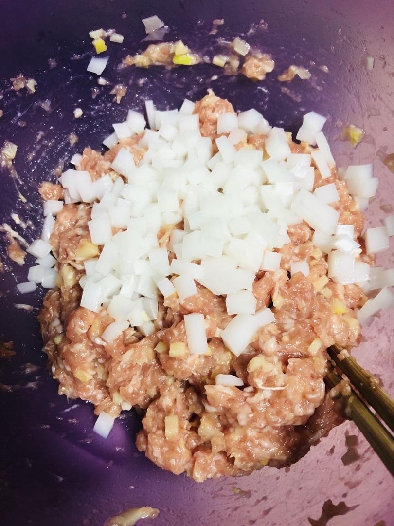 汤汁超多的灌汤包～～附超详细超好的皮冻制作方法