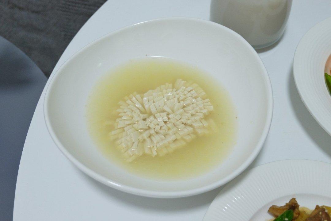 菊花豆腐白贝汤