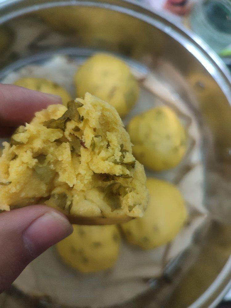 荠菜玉米面窝头