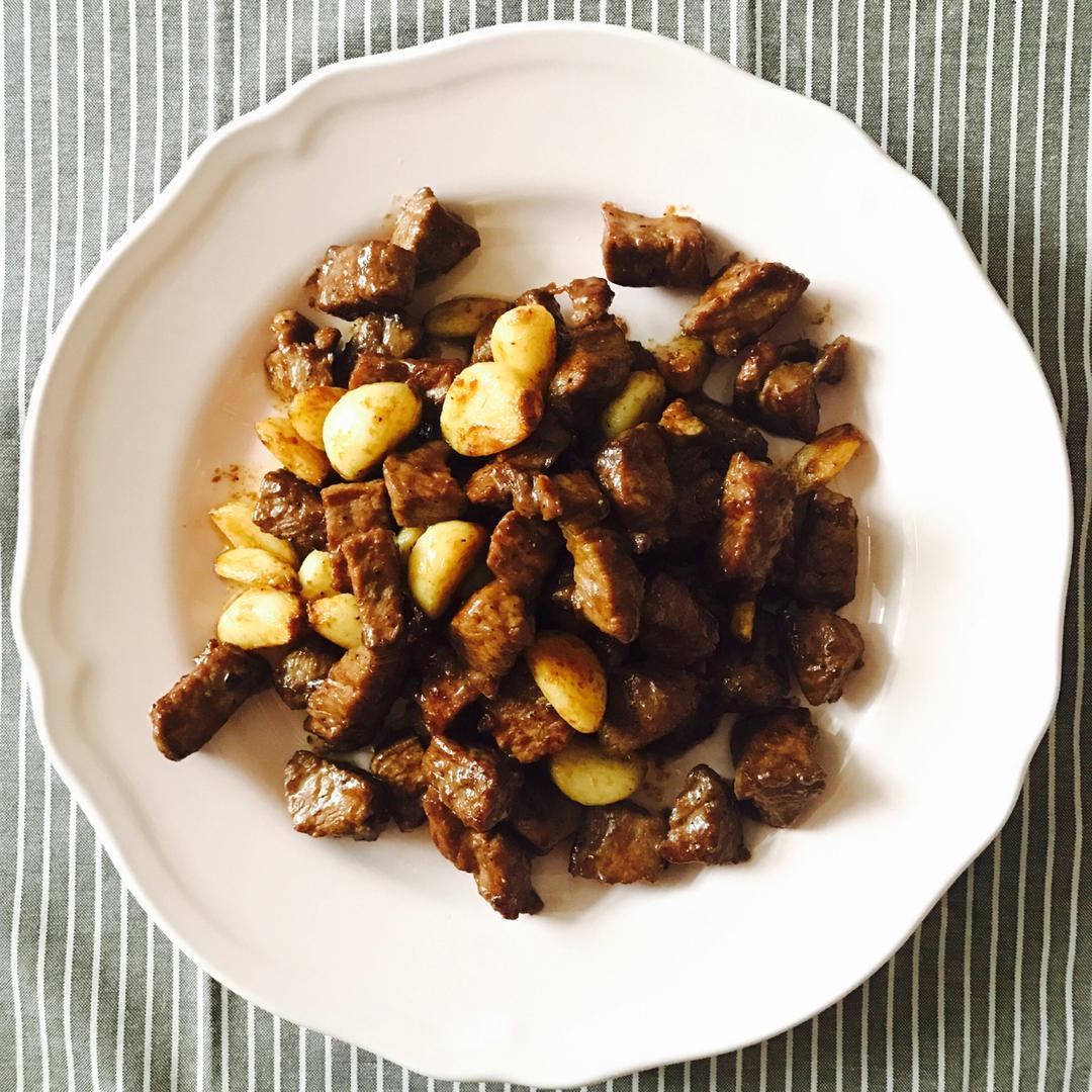 黑蒜子牛肉粒