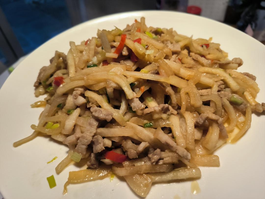 白萝卜炒肉