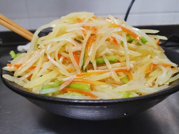 凉拌土豆丝
