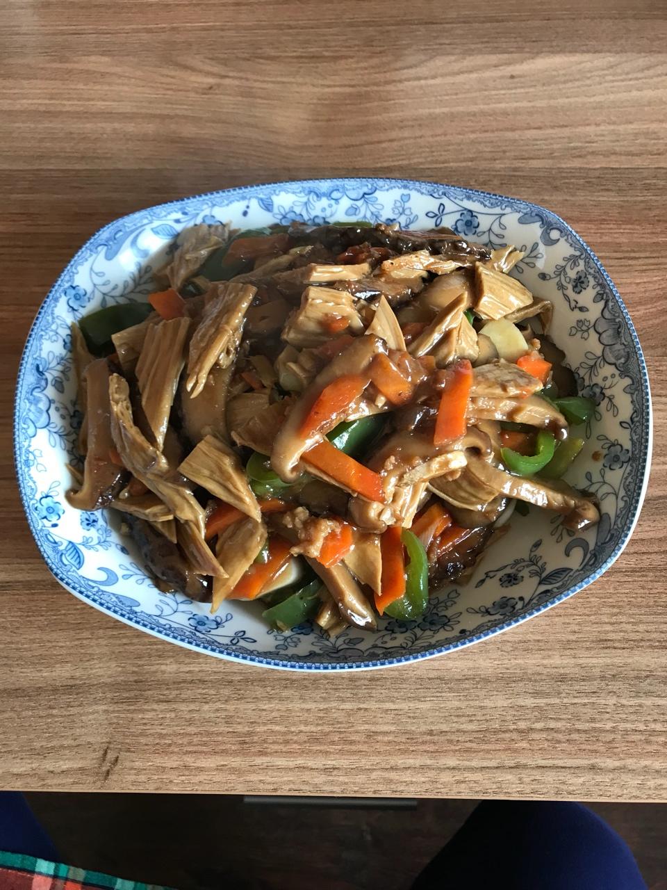 腐竹烧香菇