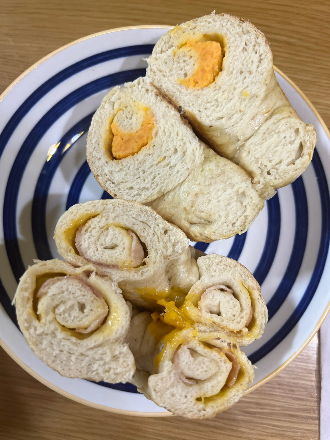 黑椒香肠全麦贝果