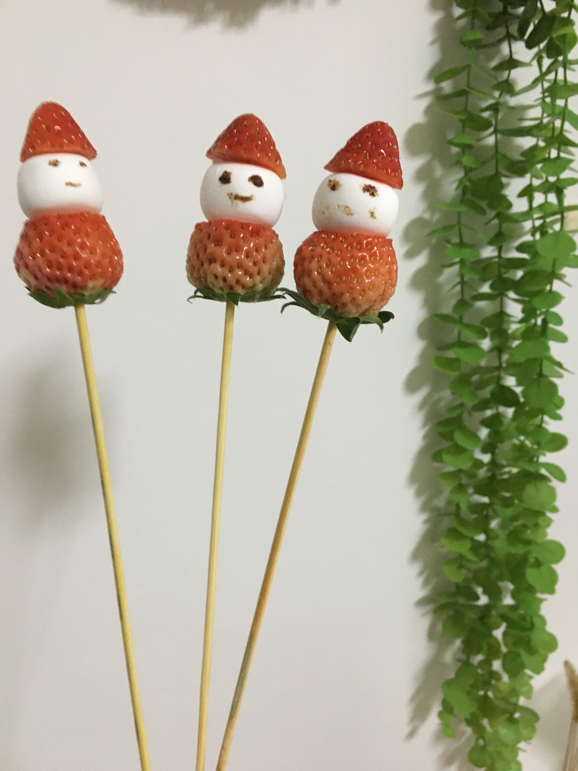 圣诞老人草莓雪人☃️的做法 步骤4