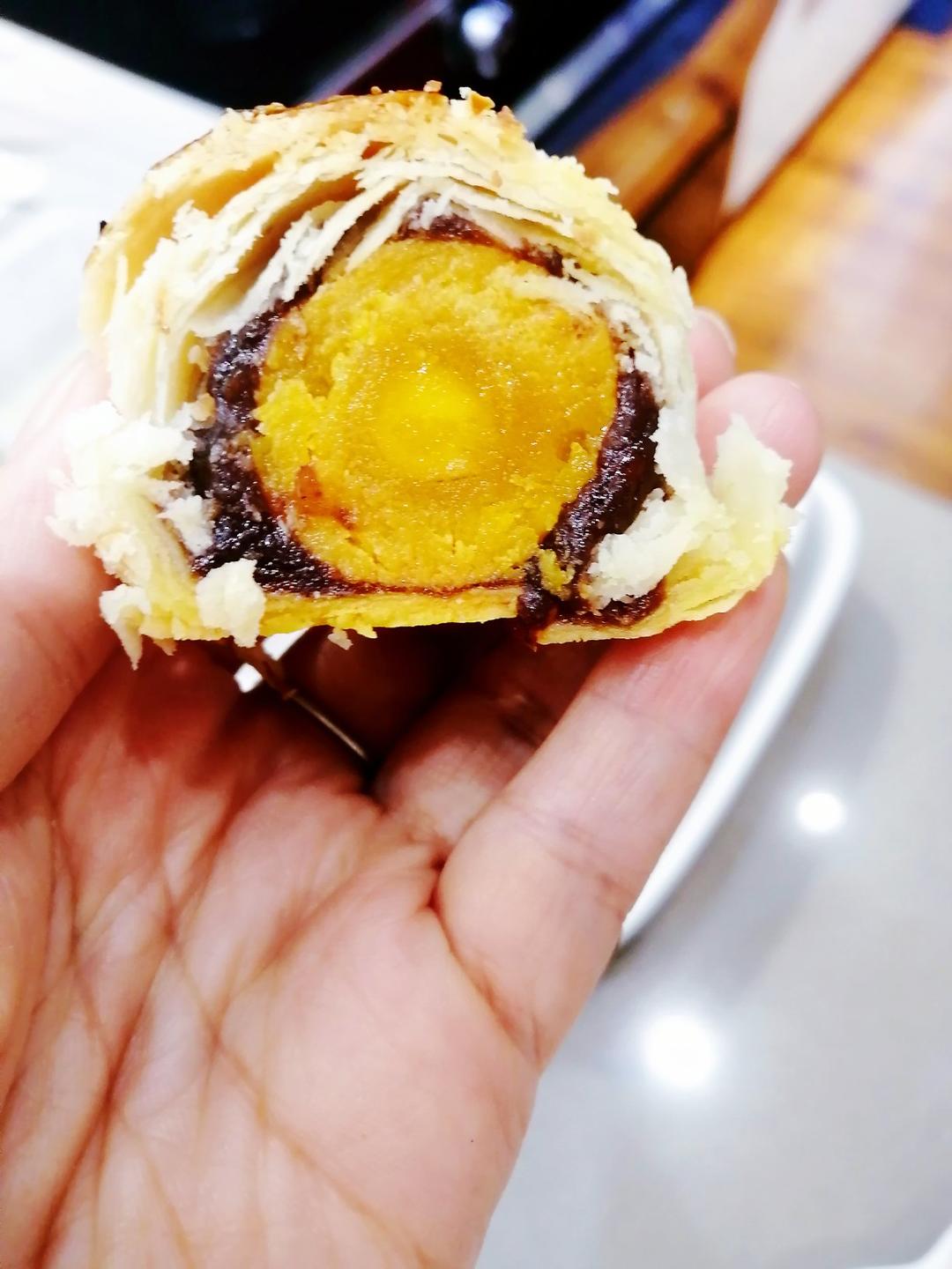 蛋黄酥（超详细步骤，附红豆沙馅做法）