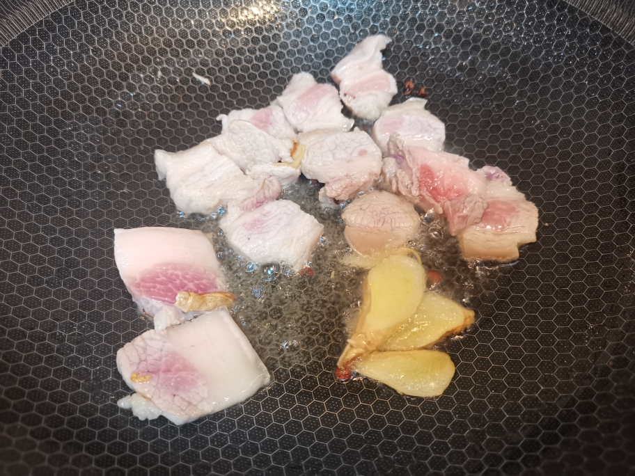 红烧甲鱼五花肉虾堡的做法 步骤3