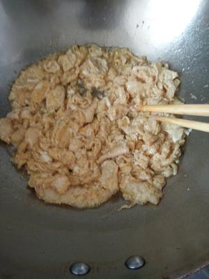不破皮，不流汤的韭菜饺子的做法 步骤7
