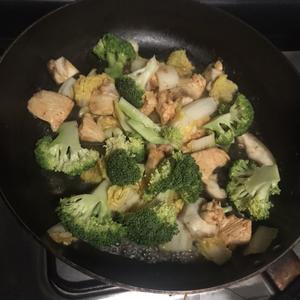 15分钟搞定快手健康开胃的乱炖泡菜鸡肉豆腐的做法 步骤5