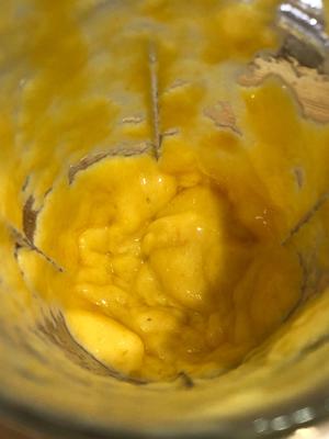 自制简易芒果酸奶冰激凌的做法 步骤4